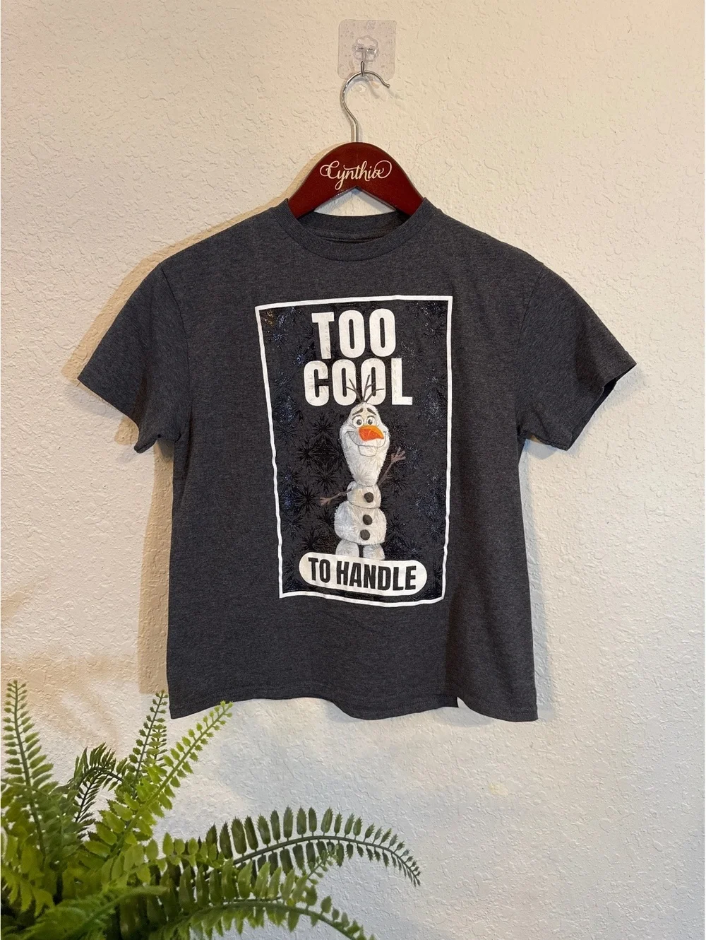 Disney Frozen II Olaf “Too Cool to Handle” Gray Short Sleeve T-Shirt Boys 8